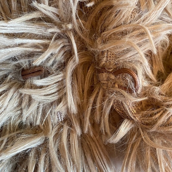 She & Sky Shaggy Tan Faux Fur Jacket/Shrug - Picture 9 of 16